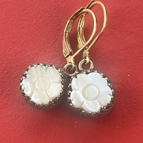 Carved Mother of Pearl Flower Earrings, Petite, Dangle, Drop, Vintage Style - Picture 5 of 7